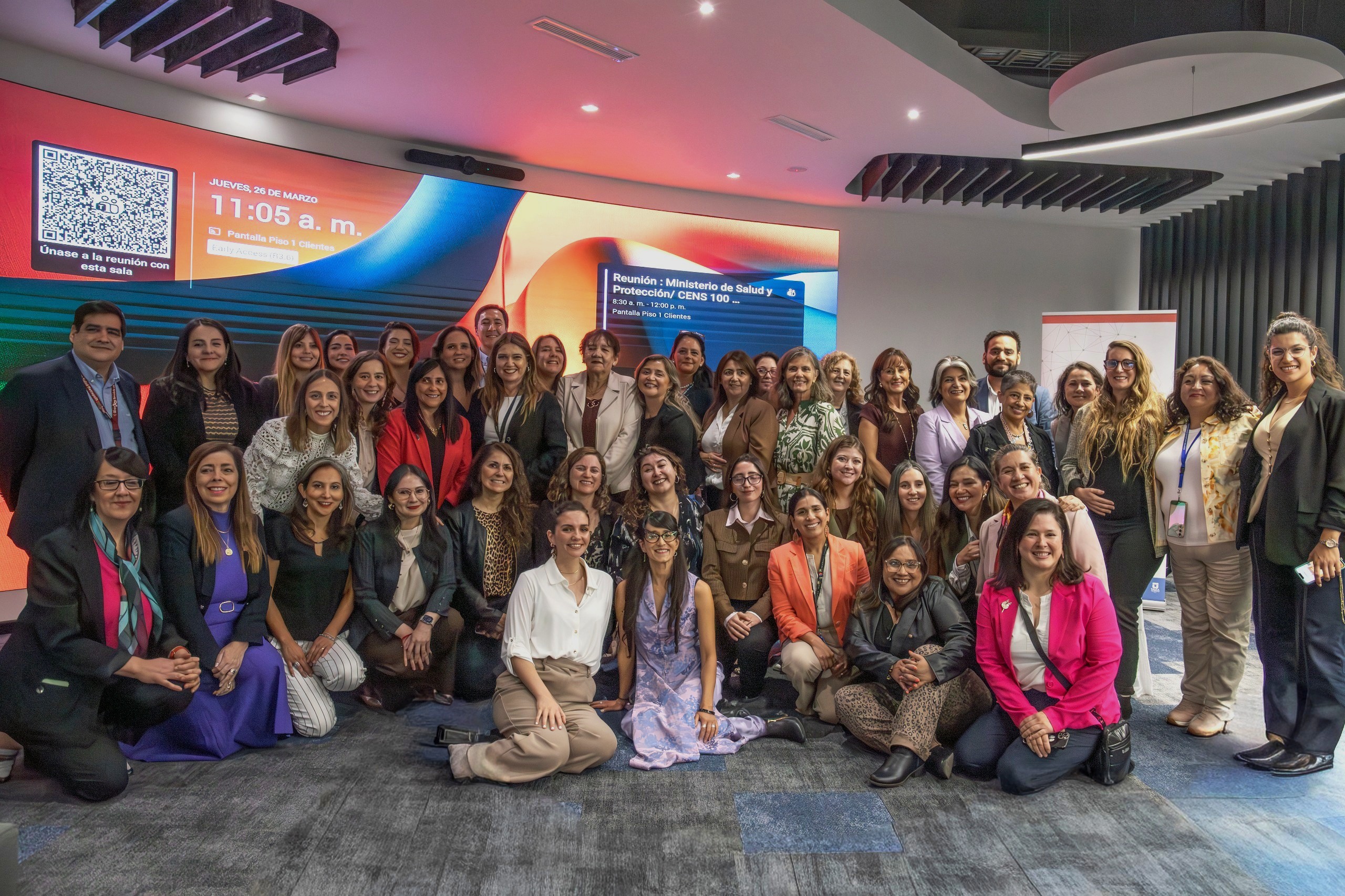 Encuentro reúne a mujeres líderes para abordar desafíos del liderazgo femenino en salud